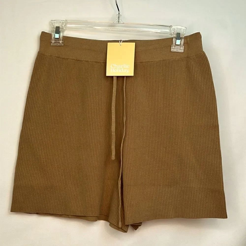 Charlie Holiday Tan Peanut Delilah shorts size 8 NWT